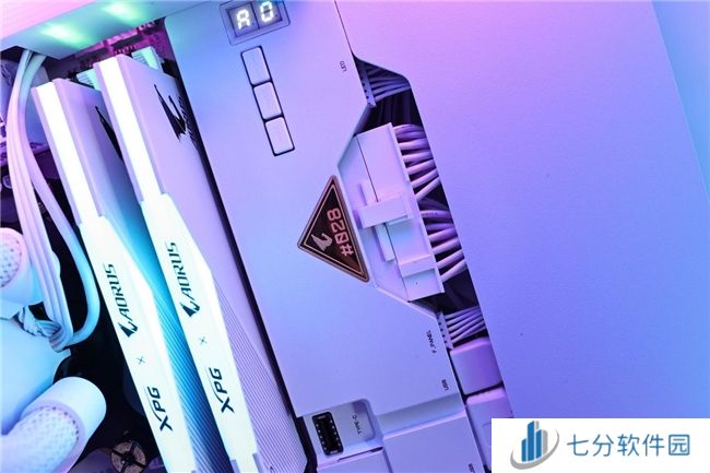 技嘉AORUS硬核跨界,联动各界大咖打造电竞新生态