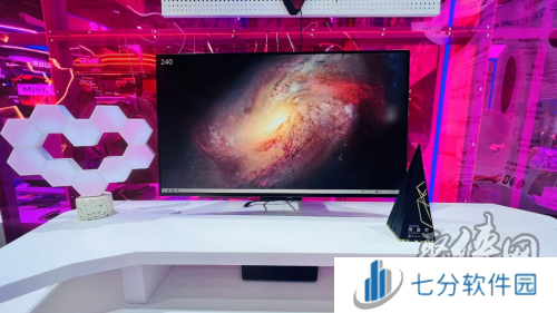 冰川白美学邂逅尖端科技:LG UltraGear™OLED电竞显示器China Joy首秀